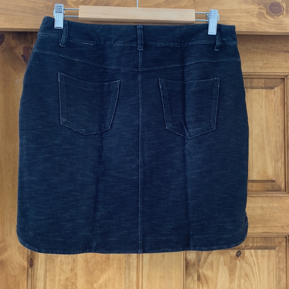 Lole stretchy skirt size Small, super comfortable! - Picture 3 of 5